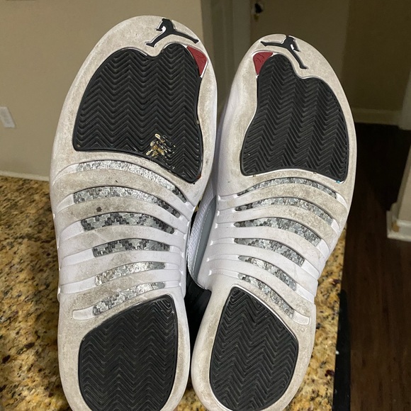 Jordan playoff lowtop 12s - Picture 3 of 3